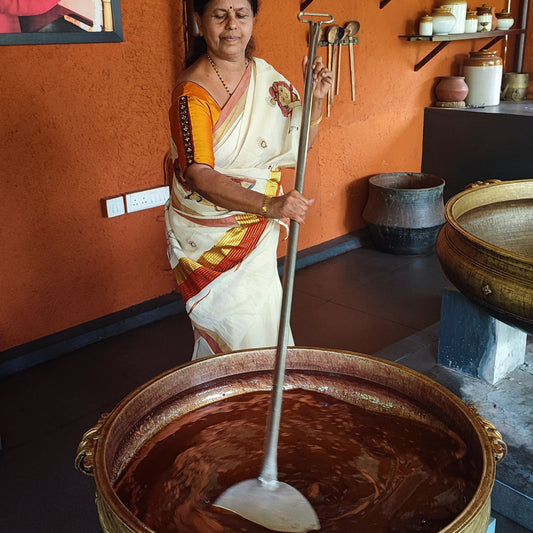 Suvarna Glow Oil preparation