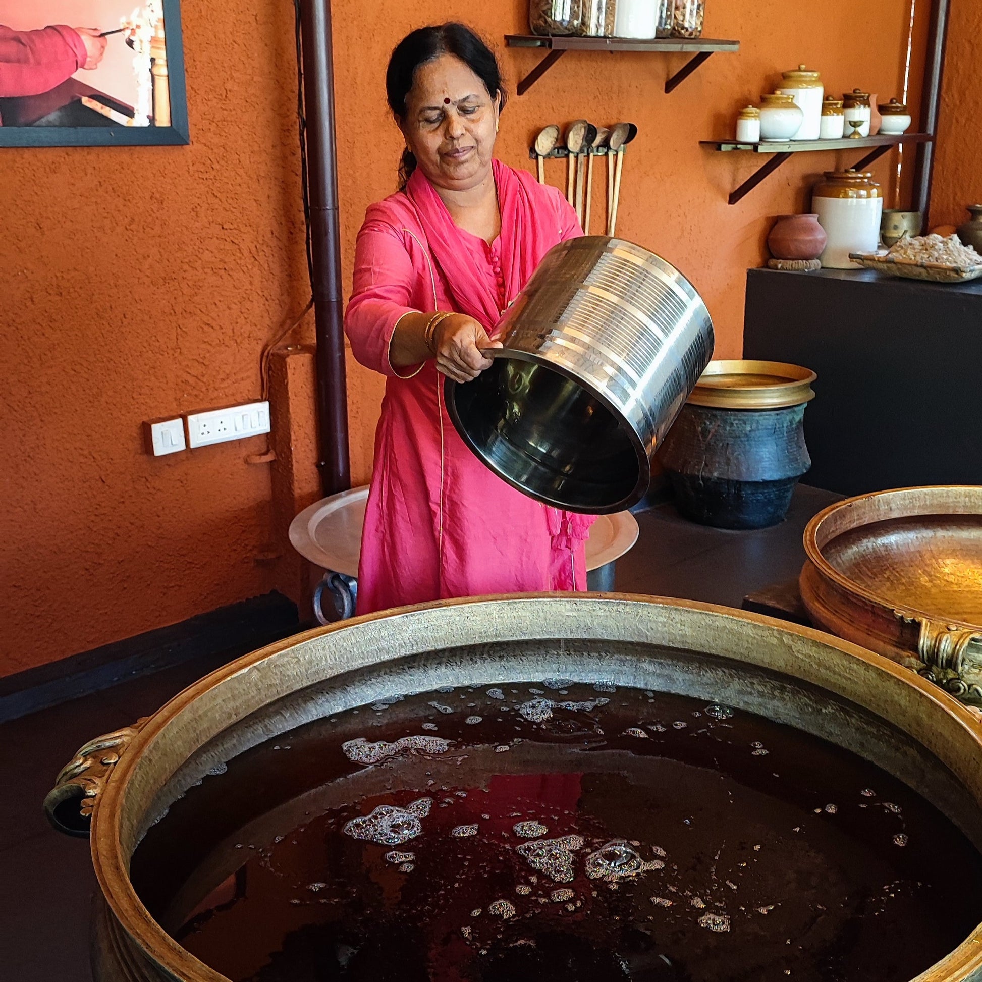 Kanaka Prabha Pain Oil Preparation 1